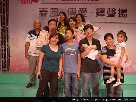 100925 (170) 荳荳 & Bernie 都睡著了.JPG