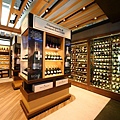 Le-Clos-New-Store-Interior-1024x684.jpg