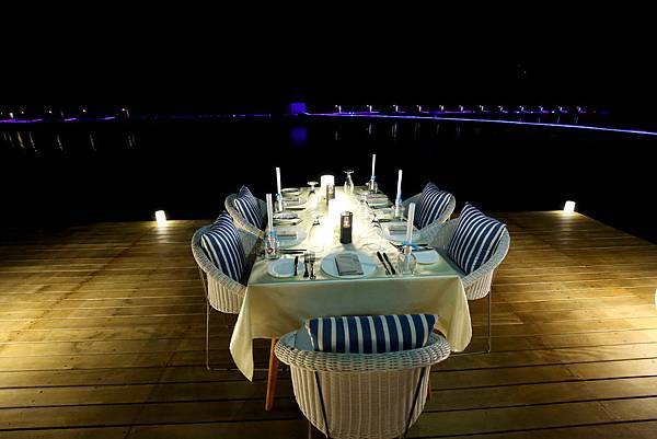 6 ALITA %26; POOL BAR P 拷貝.jpg