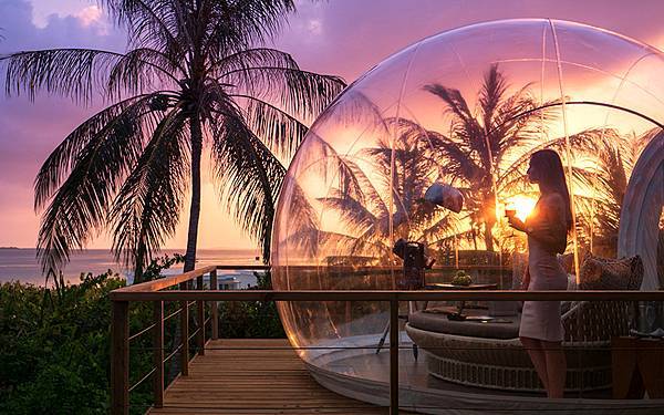 skyhouse-with-bubble-sunset-shot-1_blog_1280x800 拷貝.jpg