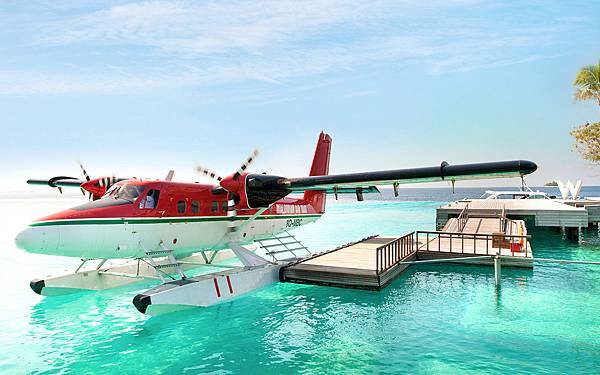 Seaplane arrival-1280x800 拷貝.jpg