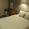 Deluxe Twin Room_2.jpg