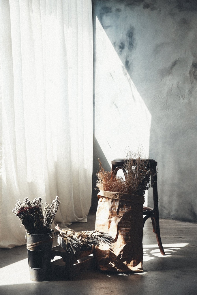 今天棚裡又來了位很討喜的藝人,鬼鬼!! 謝謝她把Motion Extensity 當作自已家 玩的很開心,也讓ME的氣氛high到不行 她還現場來了一段直播 想感受一下開心氣氛的朋友可以看一下喔!!點我點我 但今天還是要先介紹下一個台北婚紗攝影棚景 M6 灰牆 這也是ME 攝影棚的相當有復古味道的一個空間 這次的照片很多喔!!! 因為傢俱擺設一下,風格又大大的不同 可以多參考喔!!! 這個景也是line TV 同樂會 裡面的其中一個臥客喔!!! 今天棚裡又來了位很討喜的藝人,鬼鬼!! 謝謝她把Motion Extensity 當作自已家 玩的很開心,也讓ME的氣氛high到不行 她還現場來了一段直播 想感受一下開心氣氛的朋友可以看一下喔!!點我點我 但今天還是要先介紹下一個台北婚紗攝影棚景 M6 灰牆 這也是ME 攝影棚的相當有復古味道的一個空間 這次的照片很多喔!!! 因為傢俱擺設一下,風格又大大的不同 可以多參考喔!!! 這個景也是line TV 同樂會 裡面的其中一個臥客喔!!!