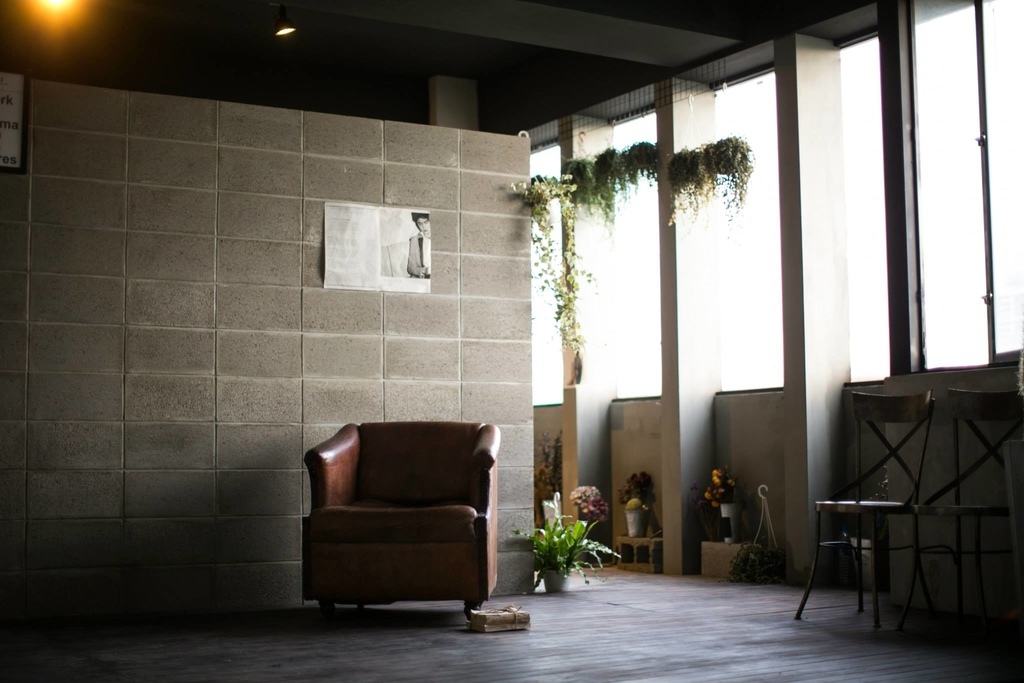 今天棚裡又來了位很討喜的藝人,鬼鬼!! 謝謝她把Motion Extensity 當作自已家 玩的很開心,也讓ME的氣氛high到不行 她還現場來了一段直播 想感受一下開心氣氛的朋友可以看一下喔!!點我點我 但今天還是要先介紹下一個台北婚紗攝影棚景 M6 灰牆 這也是ME 攝影棚的相當有復古味道的一個空間 這次的照片很多喔!!! 因為傢俱擺設一下,風格又大大的不同 可以多參考喔!!! 這個景也是line TV 同樂會 裡面的其中一個臥客喔!!! 今天棚裡又來了位很討喜的藝人,鬼鬼!! 謝謝她把Motion Extensity 當作自已家 玩的很開心,也讓ME的氣氛high到不行 她還現場來了一段直播 想感受一下開心氣氛的朋友可以看一下喔!!點我點我 但今天還是要先介紹下一個台北婚紗攝影棚景 M6 灰牆 這也是ME 攝影棚的相當有復古味道的一個空間 這次的照片很多喔!!! 因為傢俱擺設一下,風格又大大的不同 可以多參考喔!!! 這個景也是line TV 同樂會 裡面的其中一個臥客喔!!!