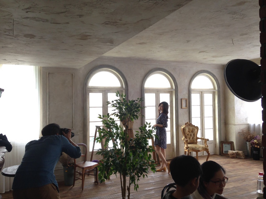 台北攝影棚價格 台北有攝影棚出租的地方能一次有九個棚嗎!!!有,就在ME 台北攝影棚出租 每個攝影棚都有大量自然光 讓婚紗拍攝超級美