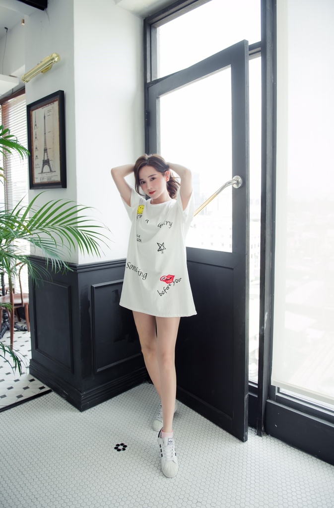 2016719_8927許多的網拍大廠都在ME 網拍攝影棚拍攝出熱銷的商品 更有新婚夫妻來這感受婚紗攝影棚大片落地窗帶來的自然柔光 知名舒潔網路廣告也是在這取景的喔 2016719_8927許多的網拍大廠都在ME 網拍攝影棚拍攝出熱銷的商品 更有新婚夫妻來這感受婚紗攝影棚大片落地窗帶來的自然柔光 知名舒潔網路廣告也是在這取景的喔