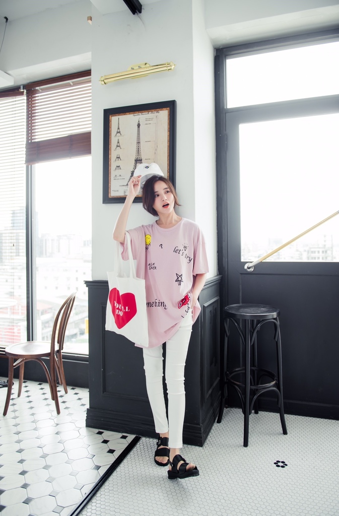 2016719_96許多的網拍大廠都在ME 網拍攝影棚拍攝出熱銷的商品 更有新婚夫妻來這感受婚紗攝影棚大片落地窗帶來的自然柔光 知名舒潔網路廣告也是在這取景的喔78 2016719_96許多的網拍大廠都在ME 網拍攝影棚拍攝出熱銷的商品 更有新婚夫妻來這感受婚紗攝影棚大片落地窗帶來的自然柔光 知名舒潔網路廣告也是在這取景的喔78