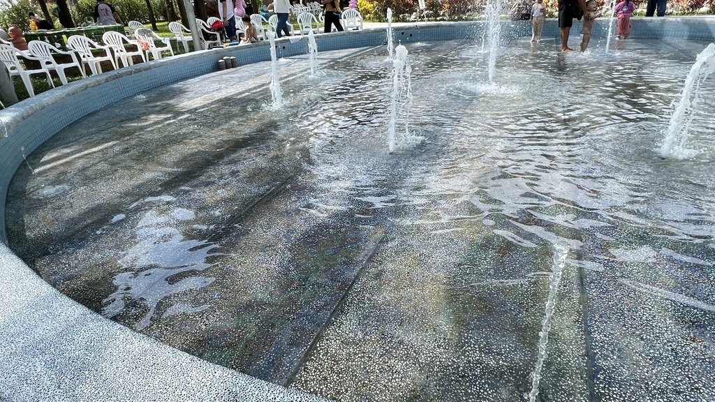 《親子景點》彰化全新長頸鹿休閒農場,玩水、玩沙、電動車還能划 《親子景點》彰化全新長頸鹿休閒農場,玩水、玩沙、電動車還能划