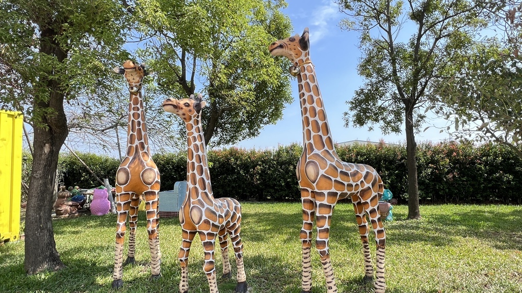 《親子景點》彰化全新長頸鹿休閒農場,玩水、玩沙、電動車還能划 《親子景點》彰化全新長頸鹿休閒農場,玩水、玩沙、電動車還能划