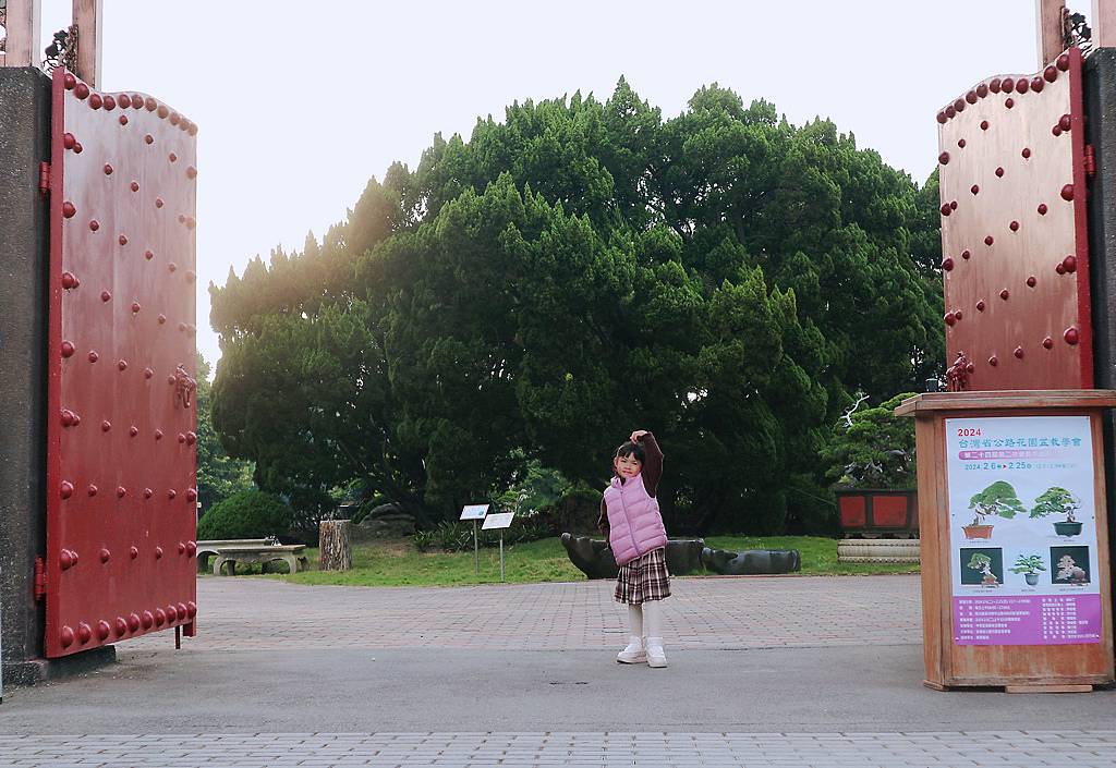 《親子景點》萬景藝苑X彎彎滑森樂園｜百元門票三代同堂｜帶你用