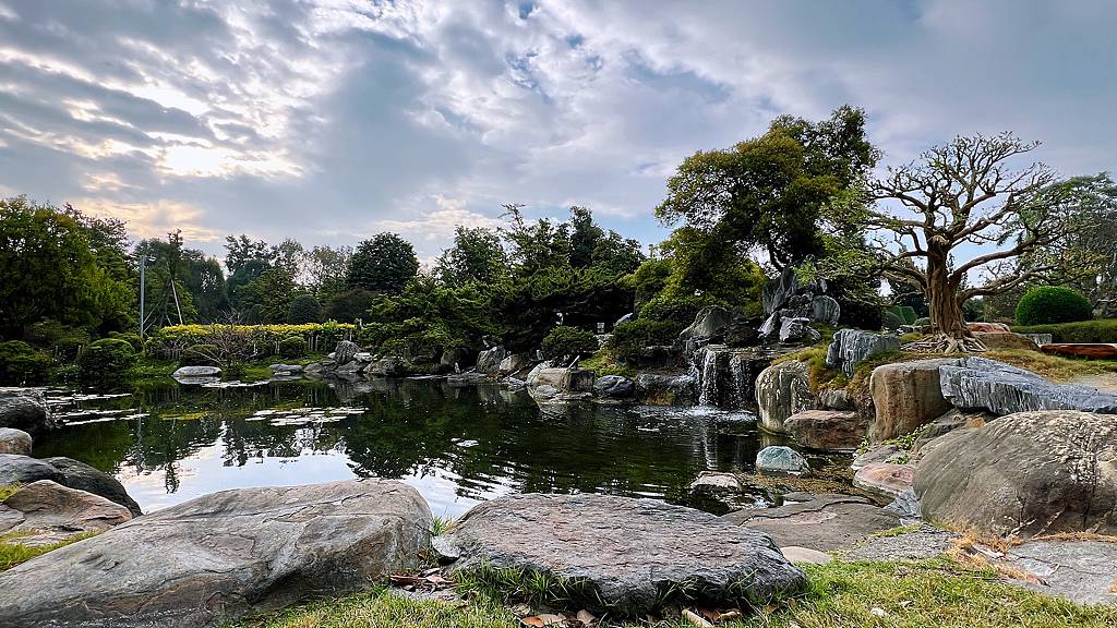 《親子景點》萬景藝苑X彎彎滑森樂園｜百元門票三代同堂｜帶你用