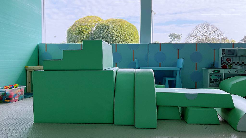 《親子景點》萬景藝苑X彎彎滑森樂園｜百元門票三代同堂｜帶你用