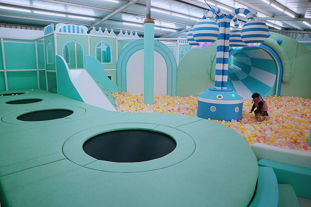 《親子景點》萬景藝苑X彎彎滑森樂園｜百元門票三代同堂｜帶你用