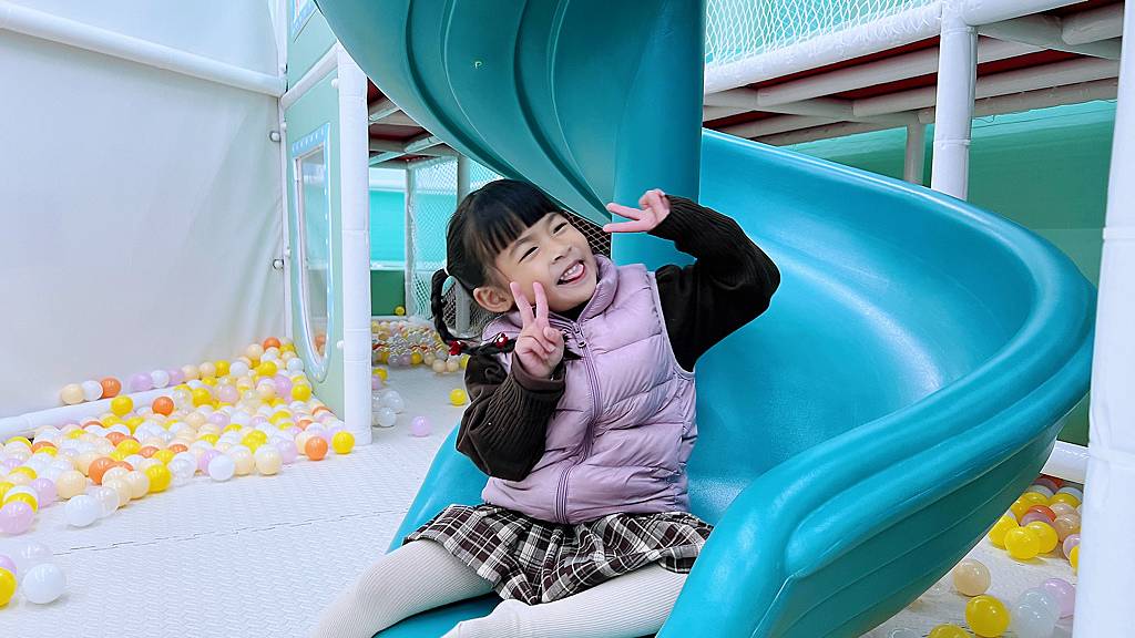 《親子景點》萬景藝苑X彎彎滑森樂園｜百元門票三代同堂｜帶你用