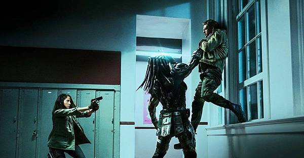 the-predator-attacks-in-new-photo-from-shane-blacks-upcoming-film1.jpg