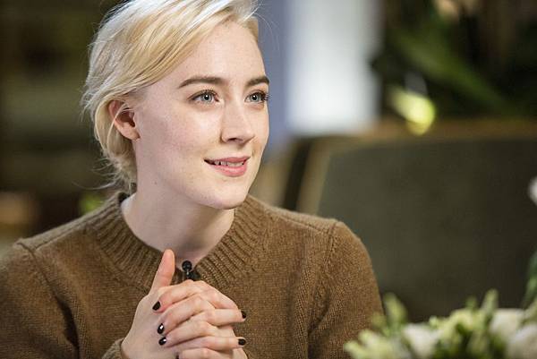 pictured-saoirse-ronan-on-february-25-2018-news-photo-1578294291.jpg