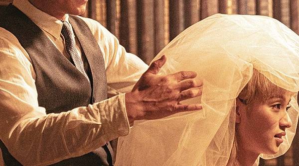 《梅艷芳》，斜陽無限，無奈只一息間燦爛。