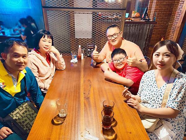 花蓮美食推薦｜來來牛排｜沙朗牛排 菲力牛排 香菜山牛排