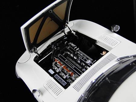 TOYOTA 2000GT