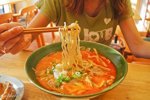 【美食】台中拉麵 樂山娘 扎幌拉麵