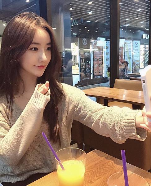 酒店上班技巧 酒店賺錢 酒店現領 酒店收入 酒店薪水 做酒店 Google搜尋 梁小尊.jpg 酒店上班技巧 酒店賺錢 酒店現領 酒店收入 酒店薪水 做酒店 Google搜尋 梁小尊.jpg