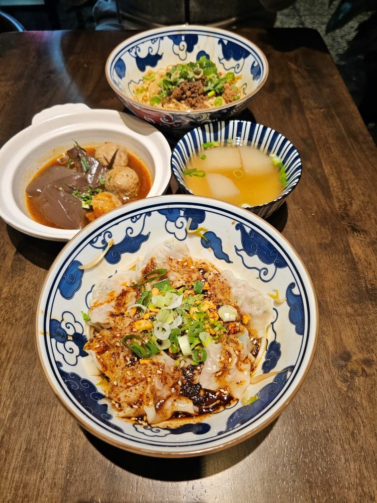 台中美食║西區║阿元意麵║法式靈魂的古早味麵店