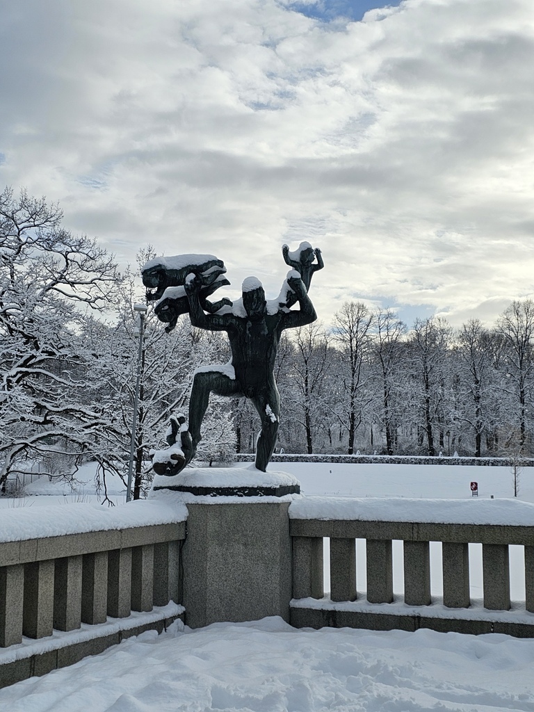 挪威旅遊║奧斯陸 Oslo║維格蘭雕塑公園 以雕像描繪的人生