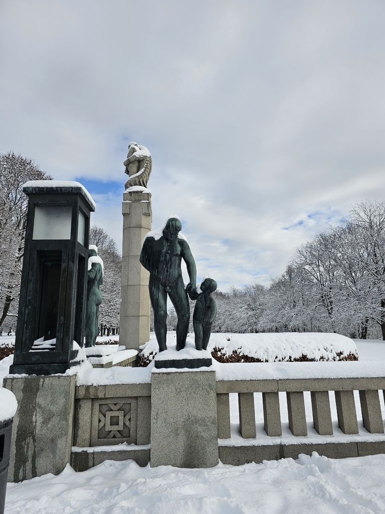 挪威旅遊║奧斯陸 Oslo║維格蘭雕塑公園 以雕像描繪的人生