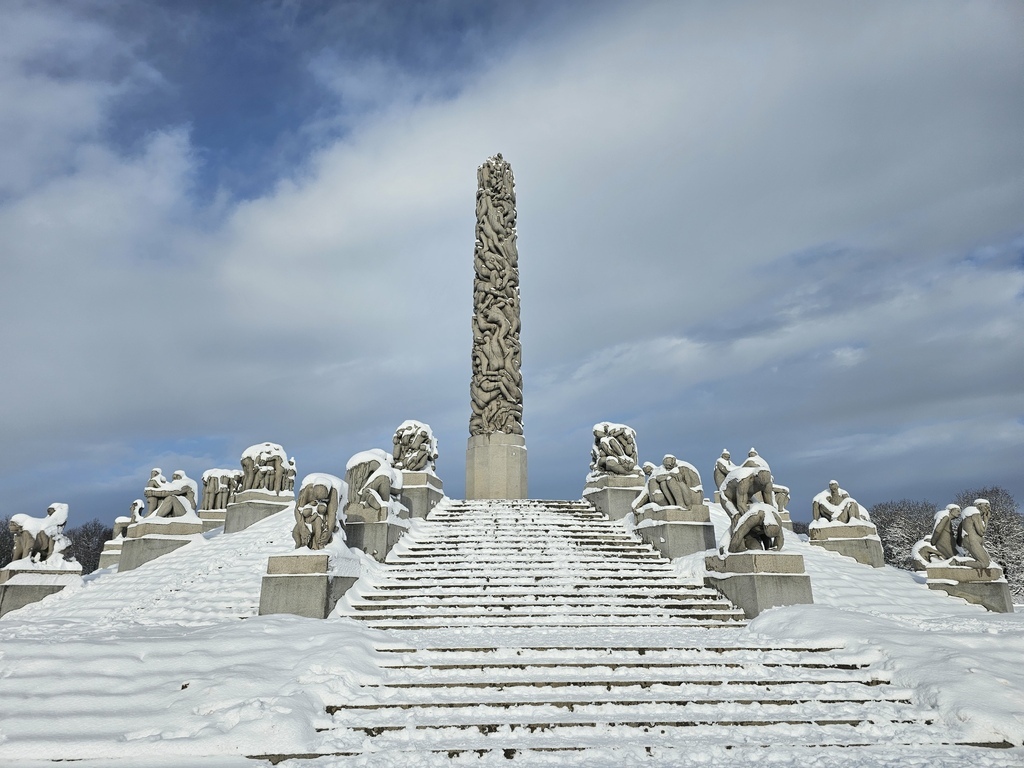 挪威旅遊║奧斯陸 Oslo║維格蘭雕塑公園 以雕像描繪的人生