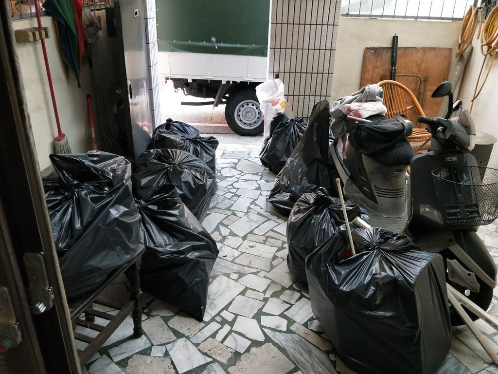 老家空置前雜亂模樣