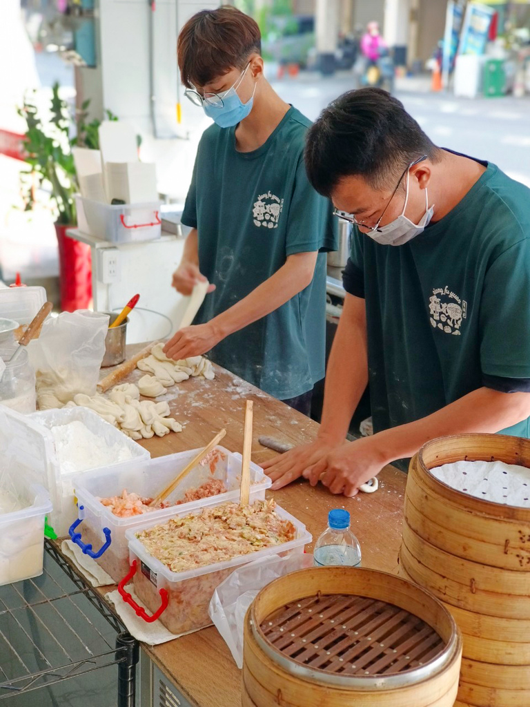 饗福園北方麵食館,高雄小籠包,高雄苓雅區手工現做小籠包,高雄蒸餃,高雄鍋餅3.jpg