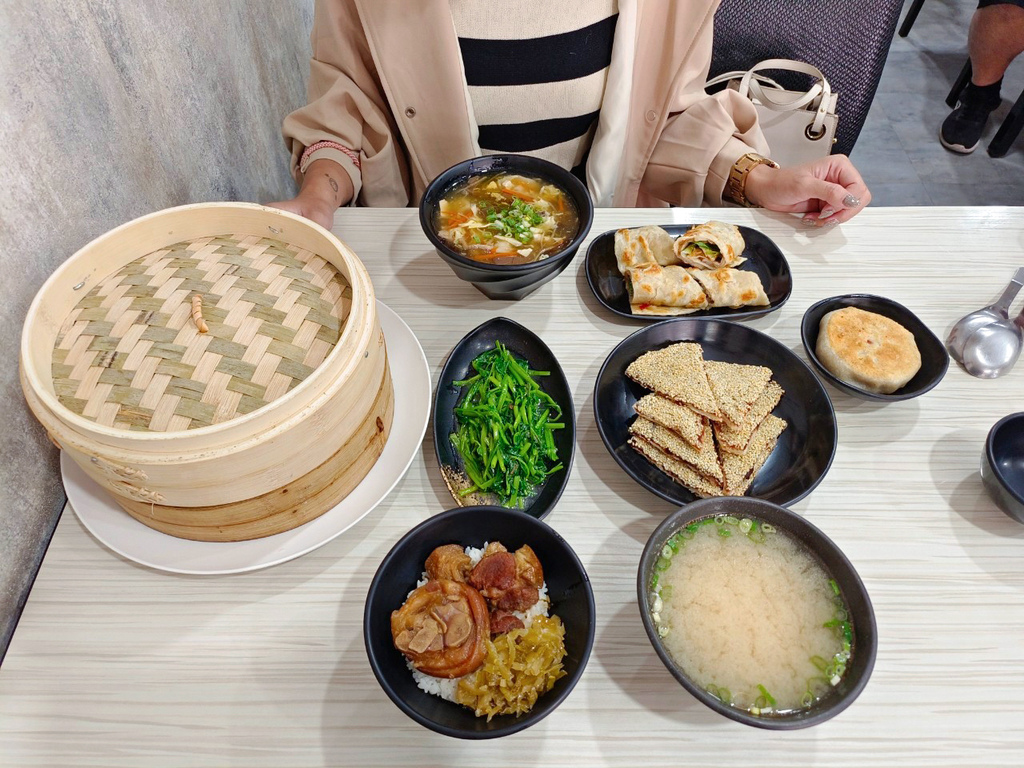 饗福園北方麵食館,高雄小籠包,高雄苓雅區手工現做小籠包,高雄蒸餃,高雄鍋餅13.jpg