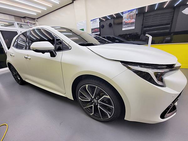 台南方程式汽車包膜推薦,Corolla Sport消光犀牛皮貼膜2.jpg