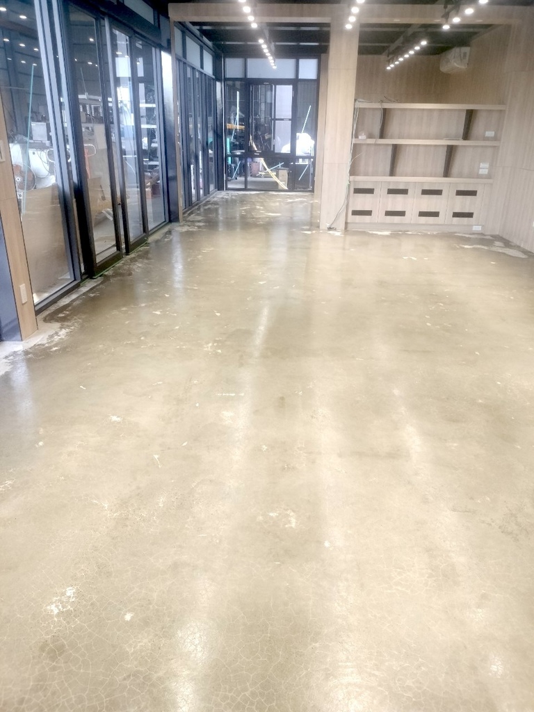 台南油漆｜環氧樹脂油漆5大好處｜振宏專業油漆團隊｜專業師傅施