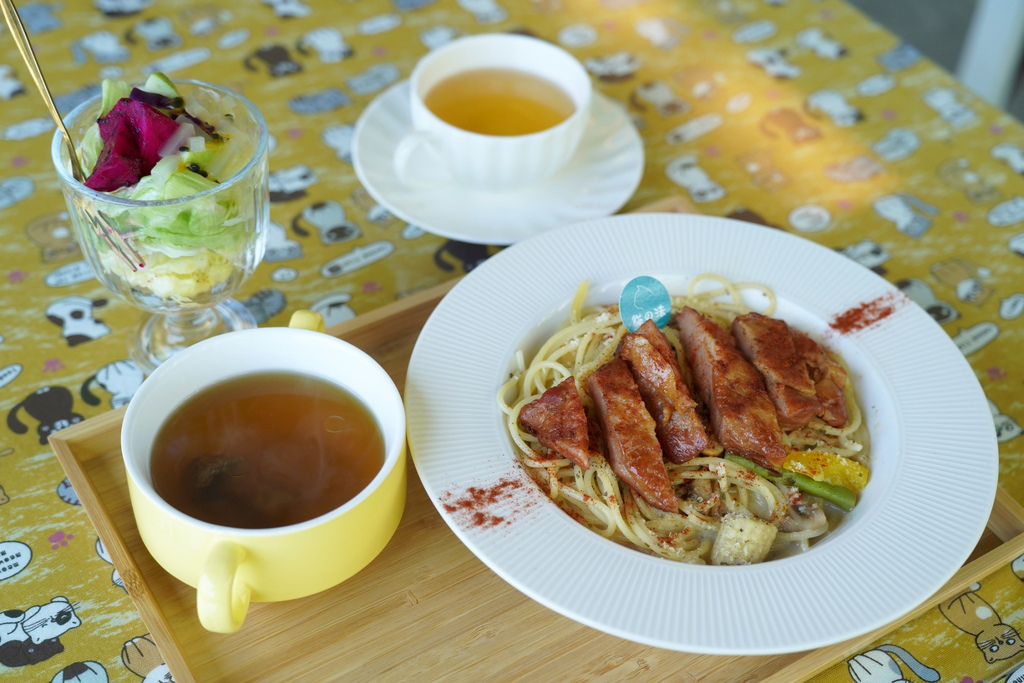 安南區聚餐推薦【貓的法餐廳】義大利麵燉飯手工天然鮮奶白醬，美