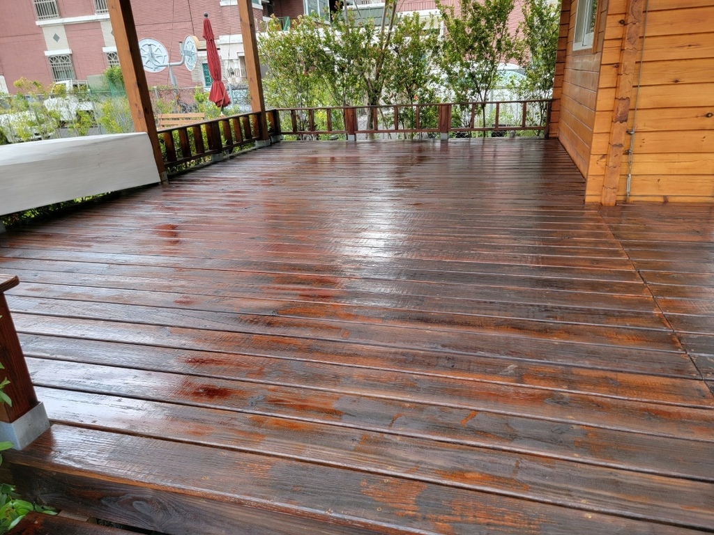 台南油漆推薦｜胖匠防水油漆工程行｜小木屋耐磨保護漆｜施工品質