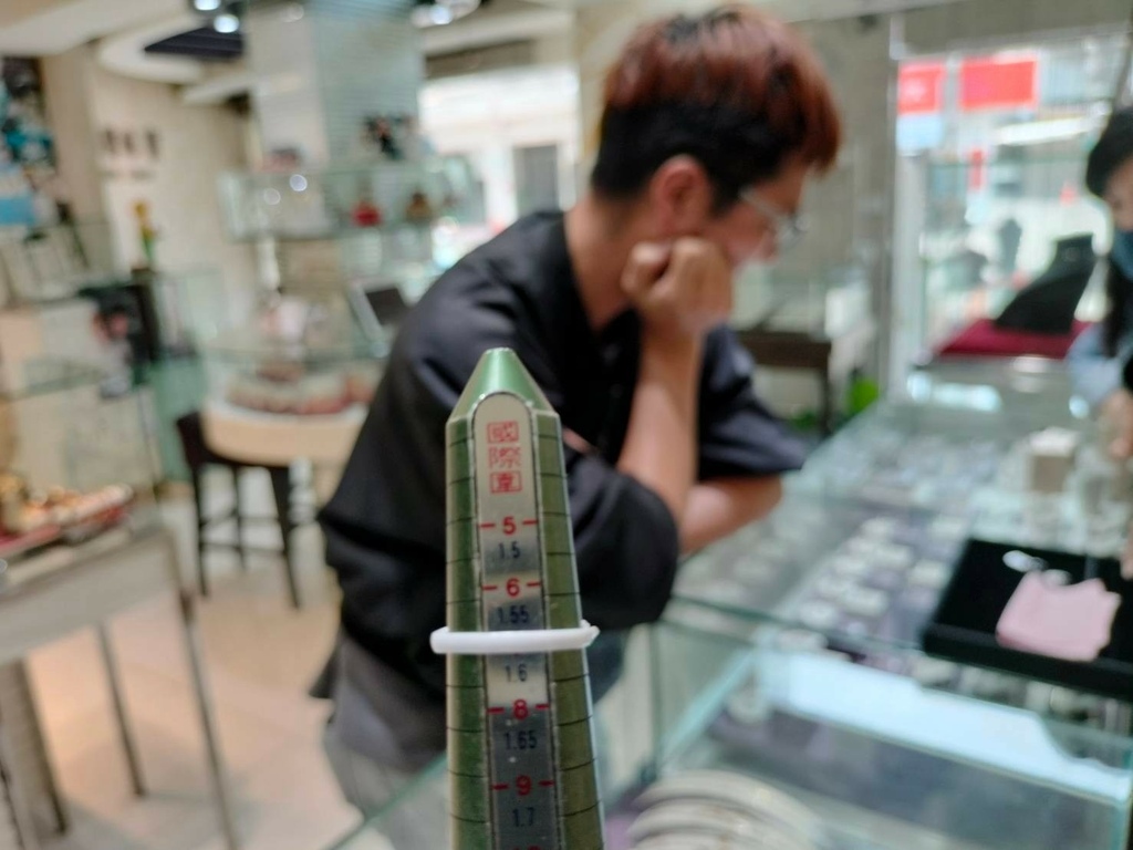 台南求婚鑽戒|偷量女友戒圍|嘉寶珠寶銀樓|最有人情味的珠寶店 台南求婚鑽戒|偷量女友戒圍|嘉寶珠寶銀樓|最有人情味的珠寶店