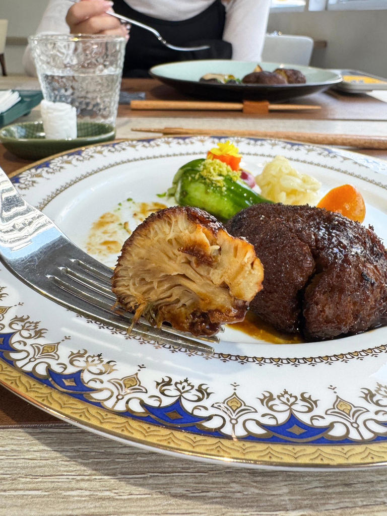 高雄素食餐廳│仙桃素的蔬食體驗│顛覆味蕾的素食饗宴，素食也能