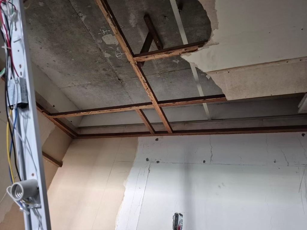 高雄裝潢拆除推薦│玉鼎電機工程專業團隊│效率乾淨又不傷家具│