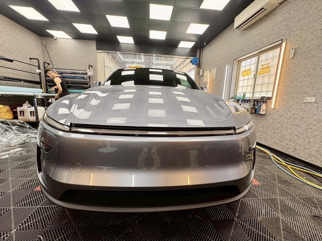 【台南汽車包膜】【 Tesla Model Y 】 冰川藍犀