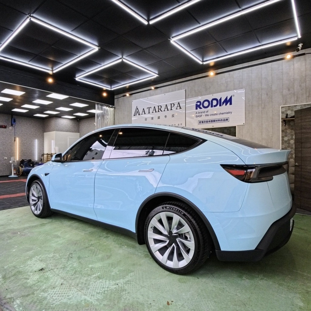 【台南汽車包膜】【 Tesla Model Y 】 冰川藍犀