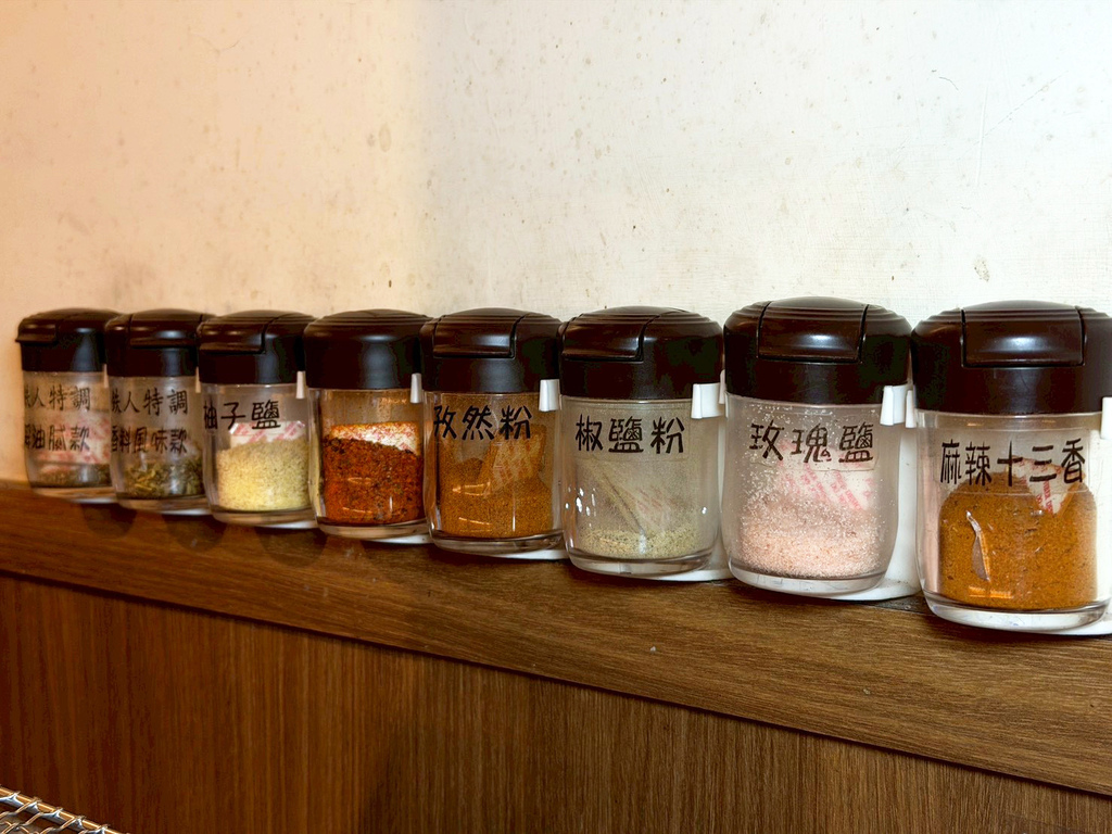 高雄燒肉推薦｜鐵人燒肉氛圍滿分｜精緻和牛盛合套餐｜日本A5和