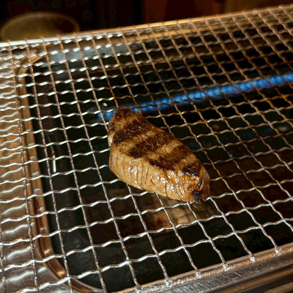 高雄燒肉推薦｜鐵人燒肉氛圍滿分｜精緻和牛盛合套餐｜日本A5和