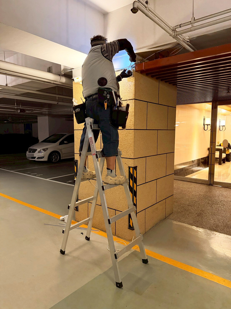 高雄監視器推薦│藏鋒科技監視器│居家安全升級│停車場不再有死 高雄監視器推薦│藏鋒科技監視器│居家安全升級│停車場不再有死