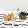 IG_alley_wang- 馬可先生雜糧麵包-起士系列麵包+馬可先生冷萃黑咖啡-02.jpg