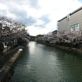 平安神宮前的水道