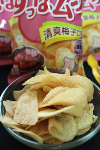 湖池屋酸叭姆久-清爽梅子/泰式酸辣:{宅配美食}湖池屋酸叭姆久-清爽梅子/泰式酸辣!~日本零食獨家進口酸辣洋芋片 湖池屋酸叭姆久-清爽梅子/泰式酸辣:{宅配美食}湖池屋酸叭姆久-清爽梅子/泰式酸辣!~日本零食獨家進口酸辣洋芋片