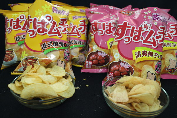 湖池屋酸叭姆久-清爽梅子/泰式酸辣:{宅配美食}湖池屋酸叭姆久-清爽梅子/泰式酸辣!~日本零食獨家進口酸辣洋芋片 湖池屋酸叭姆久-清爽梅子/泰式酸辣:{宅配美食}湖池屋酸叭姆久-清爽梅子/泰式酸辣!~日本零食獨家進口酸辣洋芋片