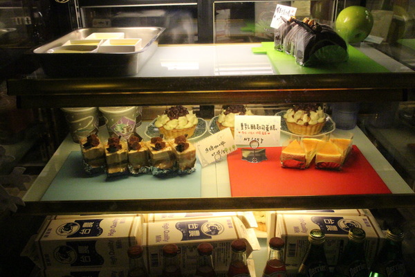 費奧納咖啡(光華店):{高雄}Cafe' Fiona費奧納咖啡!結合Food & Beverage的人文書香空間 費奧納咖啡(光華店):{高雄}Cafe' Fiona費奧納咖啡!結合Food & Beverage的人文書香空間