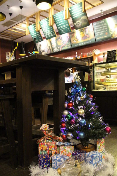 費奧納咖啡(光華店):{高雄}Cafe' Fiona費奧納咖啡!結合Food & Beverage的人文書香空間 費奧納咖啡(光華店):{高雄}Cafe' Fiona費奧納咖啡!結合Food & Beverage的人文書香空間